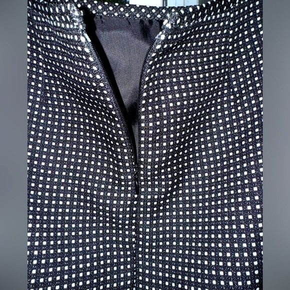 Black Label by Evan Picone 6 black with white tiny polka dots lined pencil skirt - Picture 7 of 9